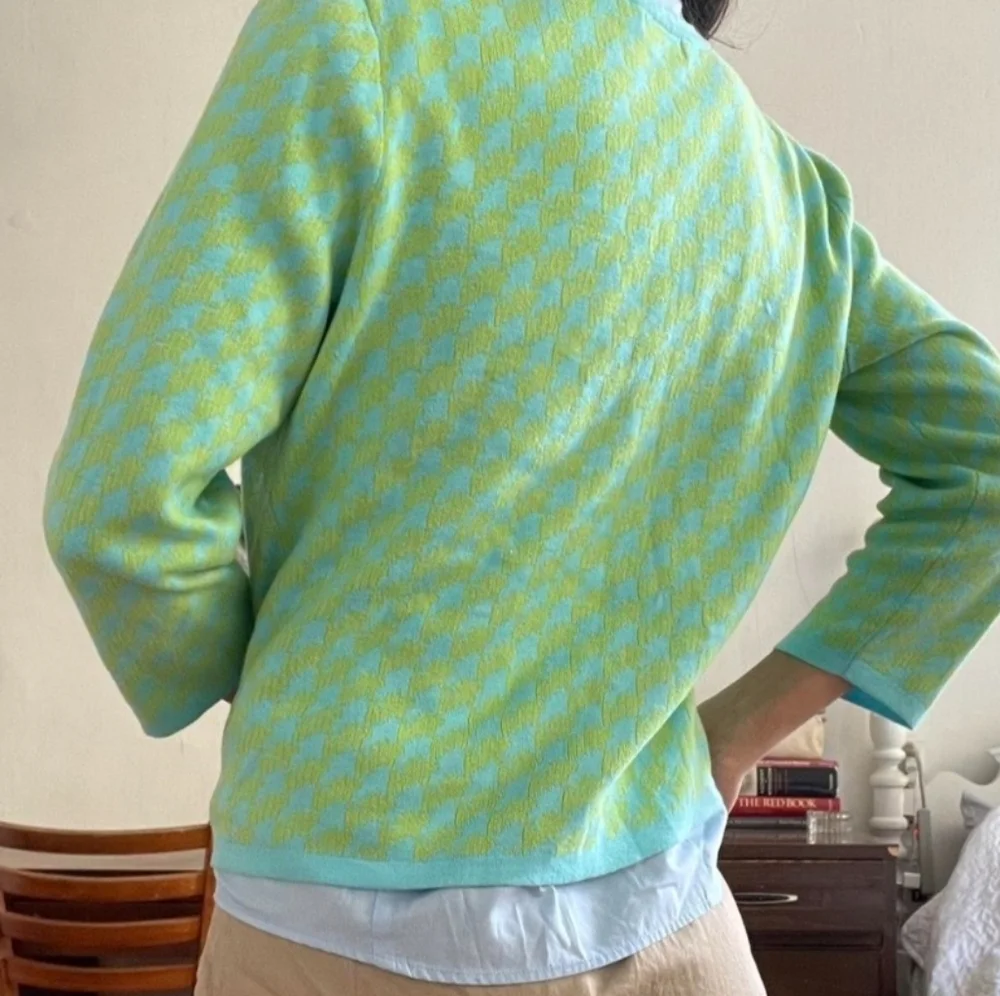 LILY PULITZER VINTAGE WOMEN'S GREEN AND BLUE HOUNDSTOOTH CARDIGAN SIZE MEDIUM